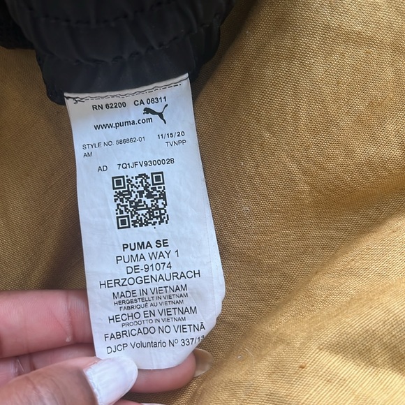 Puma shorts - size M - Picture 4 of 9